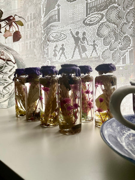 The Laurel Witch  Herbarium Spell - Courage and Confidence ~ Stepping into your Power
