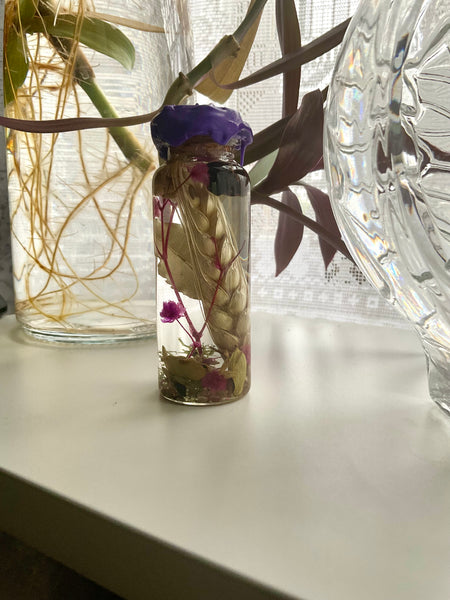 The Laurel Witch  Herbarium Spell - Courage and Confidence ~ Stepping into your Power